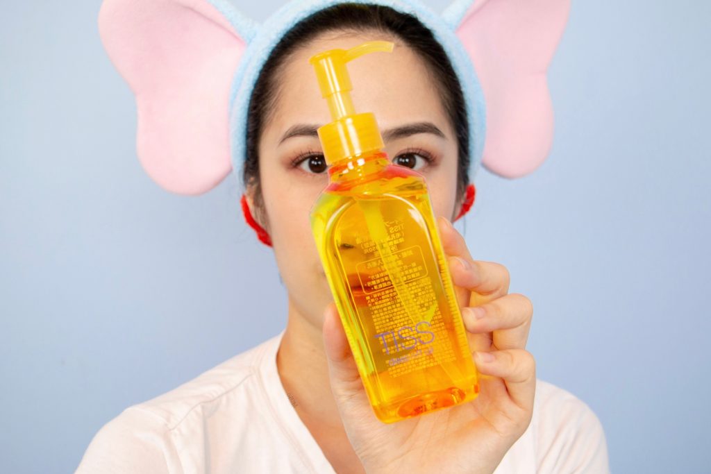 Japanese cleansing oil