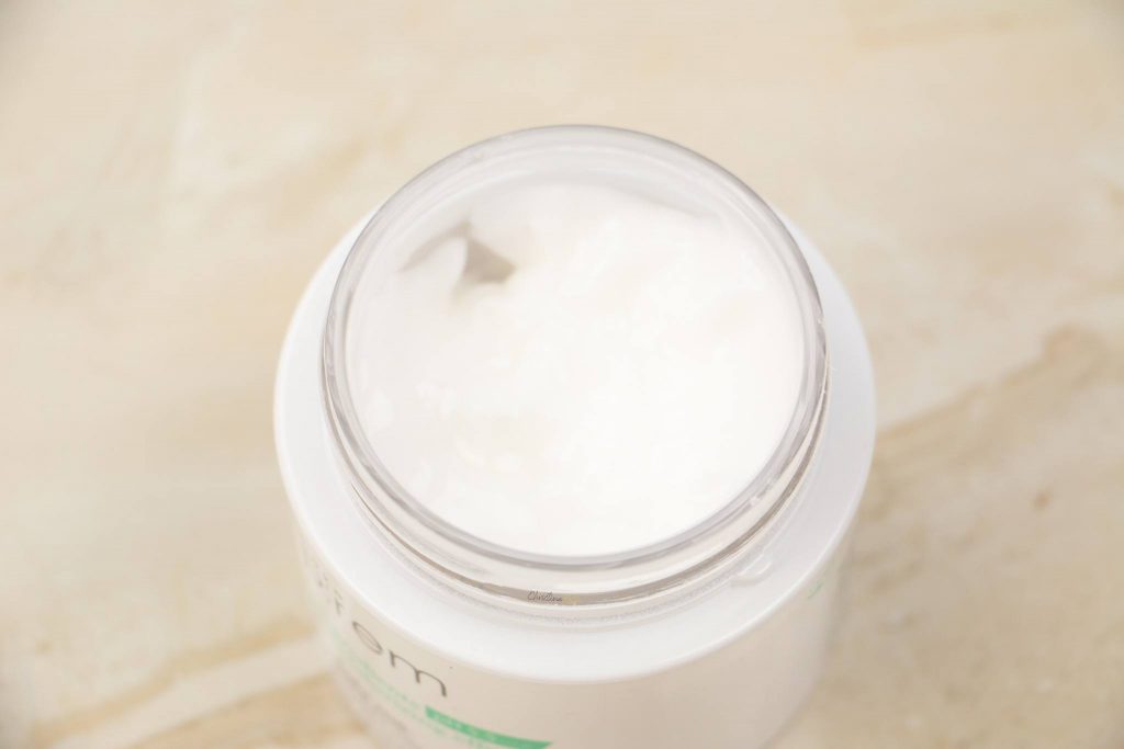 Sensitive skin lotion Make prem safe me relief moisture cream 12 review
