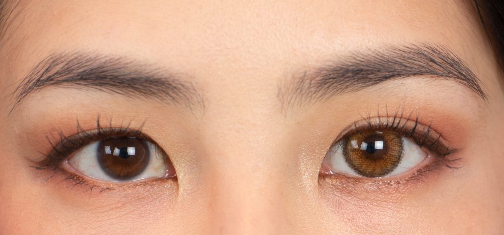 Olens Vivi 3con brown try on review before and after color contacts
