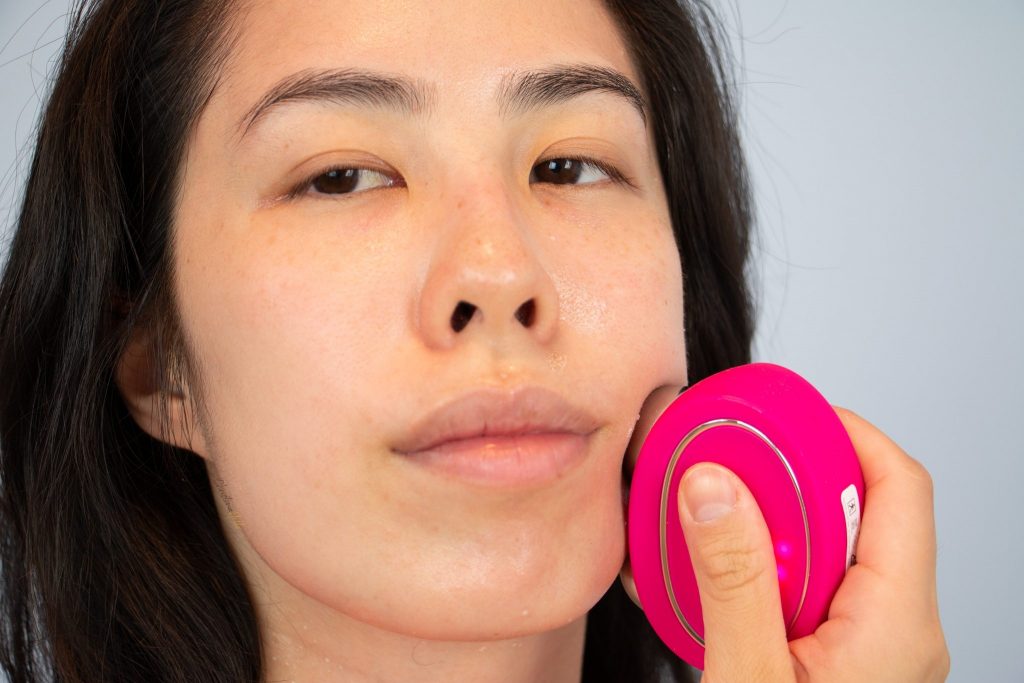Foreo BEAR microcurrent device review